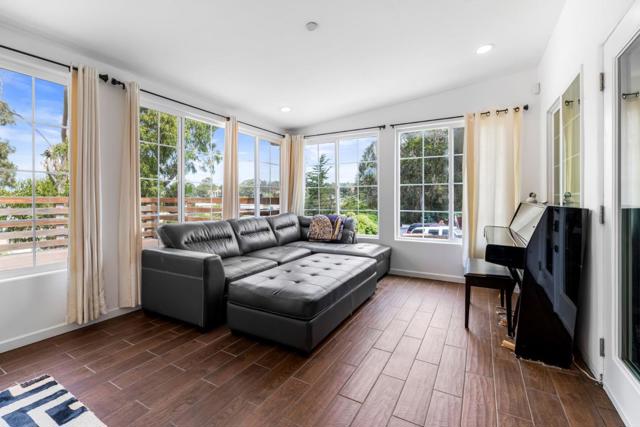 1575 Military Avenue, Seaside CA: https://media.crmls.org/mediaz/faaf22b8-5be6-4219-8a4e-2cd93260531e.jpg