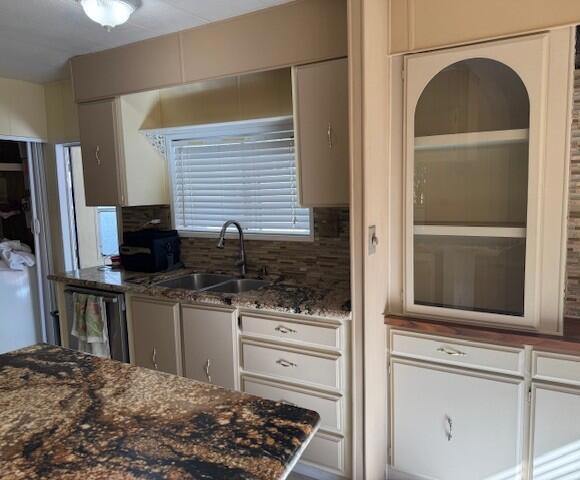 110 Camarillo Street, Palm Springs CA: https://media.crmls.org/mediaz/faaf3fbe-107f-4b0e-9a64-8d607d489f08.jpg