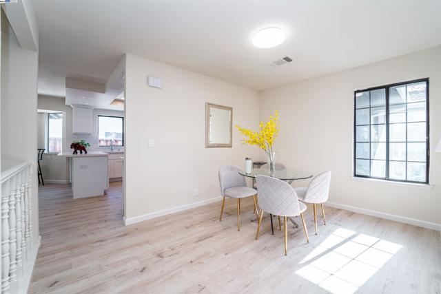 Image 8 of 33 For 3767 Fairlands Dr