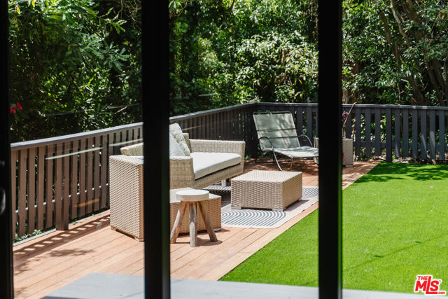 12220 Benmore Terrace, Los Angeles CA: https://media.crmls.org/mediaz/faaff4de-17dd-4cb5-8682-084c517343f8.jpg