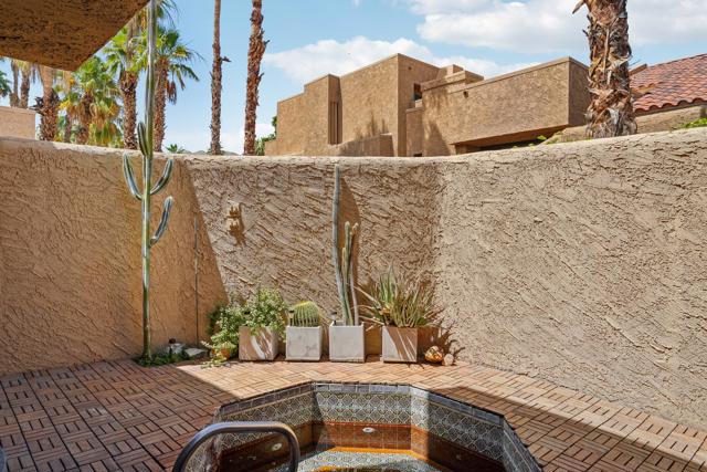 73475 Foxtail Lane, Palm Desert CA: https://media.crmls.org/mediaz/faaffb77-42f7-46a1-a3b9-929f0b374985.jpg