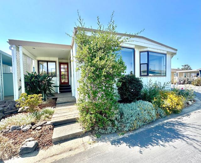 2395 Delaware Avenue, Santa Cruz CA: https://media.crmls.org/mediaz/fab02597-7f07-4a64-80ba-9543fb581600.jpg