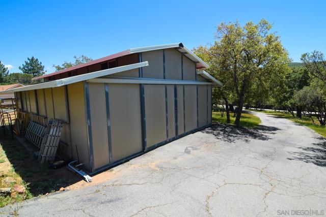 23684 Viejas Grade Rd, Descanso CA: https://media.crmls.org/mediaz/fab0e5fa-1af5-41d6-a976-7568a576df76.jpg