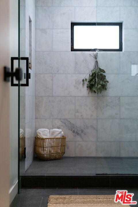 https://media.crmls.org/mediaz/fab23f9e-b5d5-4f01-bc5a-63df11f68567.jpg?preset=X-Large