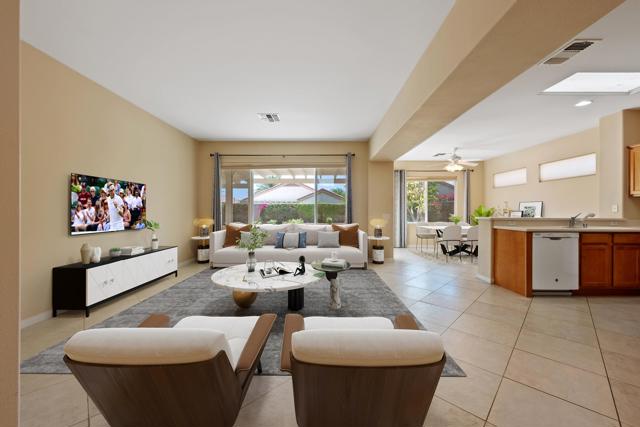 78987 Spirito Court, Palm Desert CA: https://media.crmls.org/mediaz/fab2c0ea-8d28-4c45-b4dd-3afac449cf4a.jpg