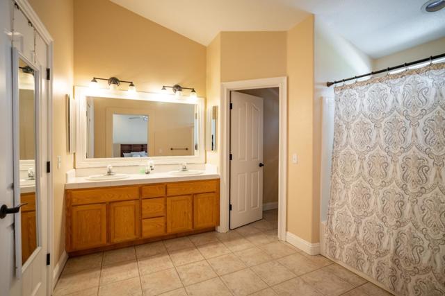 1221 Jacqueline Drive, Hollister CA: https://media.crmls.org/mediaz/fab383cf-5bdf-40e0-aa48-3923fa12e2f6.jpg