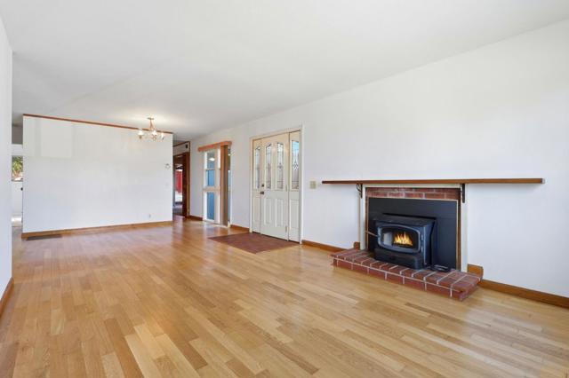 2081 Rollingwood Drive, San Bruno CA: https://media.crmls.org/mediaz/fab38bdc-08a4-4a25-aafc-4cc6a1dec6bf.jpg