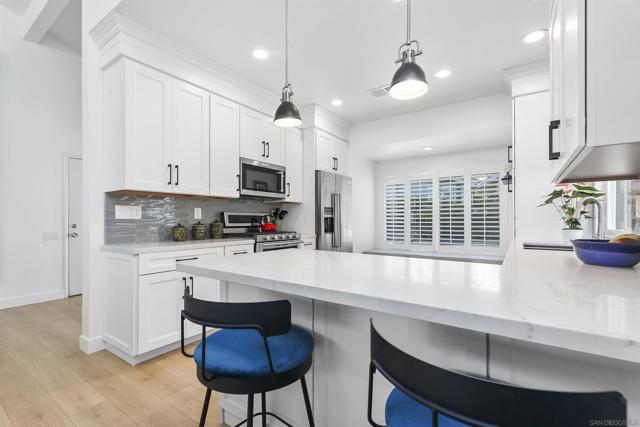 2071 Caminito Circulo Norte, La Jolla CA: https://media.crmls.org/mediaz/fab3c43b-cfdc-4061-8966-718eab93adec.jpg