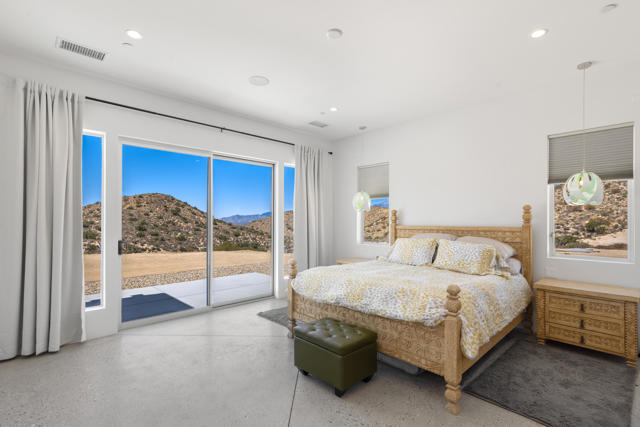 7852 Pinon Drive, Yucca Valley CA: https://media.crmls.org/mediaz/fab4105f-fb91-48d4-948e-056d4adf0068.jpg