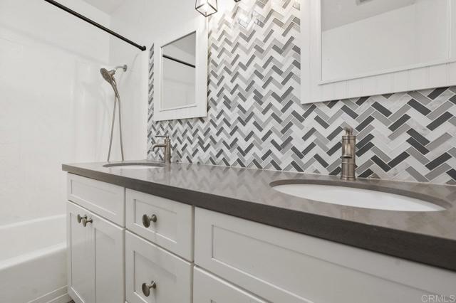 2348 Watson Way, Vista CA: https://media.crmls.org/mediaz/fab43bcf-7296-4679-8cf3-8e19737078c7.jpg