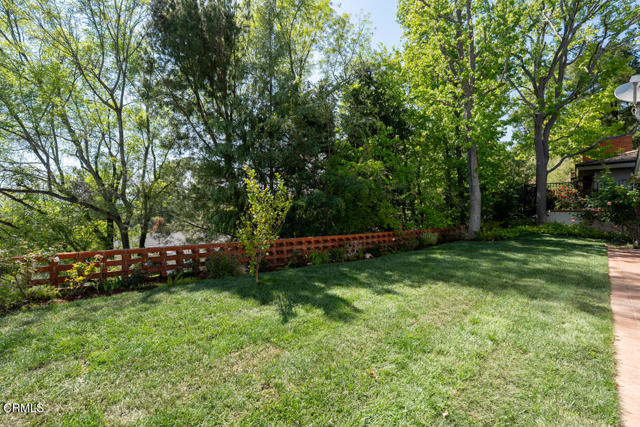 5109 Redwillow Lane, La Canada Flintridge CA: https://media.crmls.org/mediaz/fab48cfe-fc0b-45ed-8529-51f279bda376.jpg