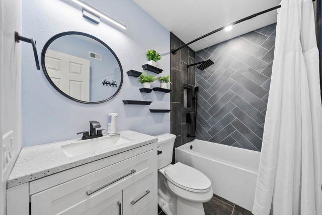 7971 Jade Coast Road, San Diego CA: https://media.crmls.org/mediaz/fab71219-1627-4e5e-97a9-92d9750fc787.jpg