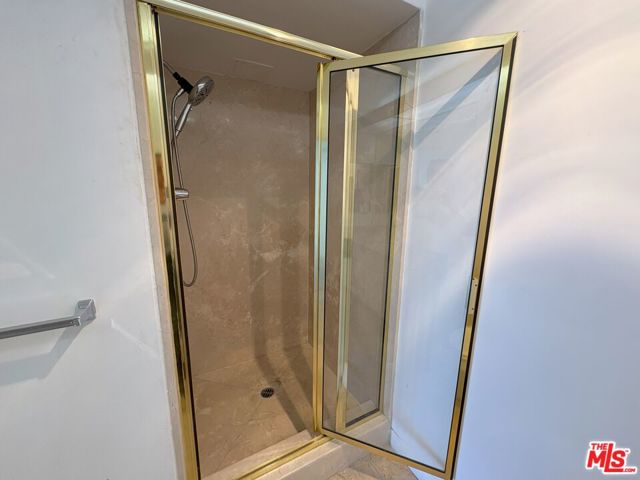 201 Ocean Avenue, Santa Monica CA: https://media.crmls.org/mediaz/fab7b0e5-3519-4671-bad6-2b365d38fdac.jpg
