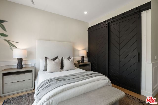 18057 Valley Vista Boulevard, Encino CA: https://media.crmls.org/mediaz/fab8d27e-f9b4-434e-a62a-ff89247355b1.jpg