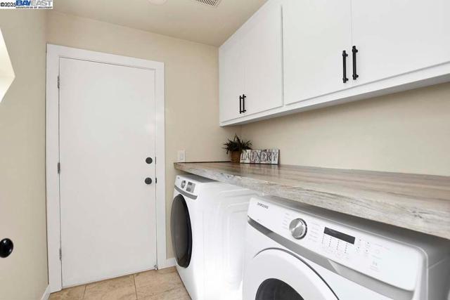 1864 Dune Point Way, Discovery Bay CA: https://media.crmls.org/mediaz/faba4316-f9f7-4378-b1ba-2539c6772952.jpg