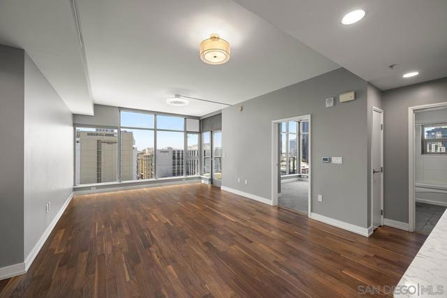 575 6th Avenue, San Diego CA: https://media.crmls.org/mediaz/faba71f4-6739-4ca8-9f6c-6aeafc18ac7d.jpg