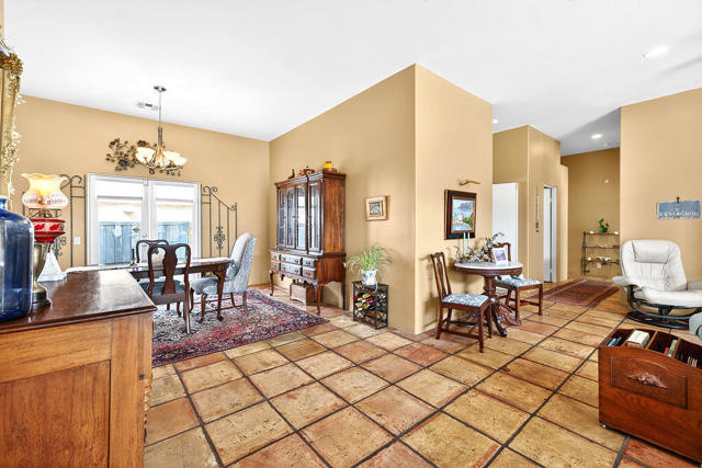 77500 Calle Chillon, La Quinta CA: https://media.crmls.org/mediaz/fabac85e-d11d-4045-9c2b-2734531febf9.jpg