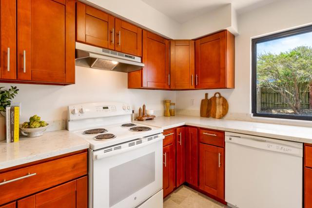 3637 Bettman Way, South San Francisco CA: https://media.crmls.org/mediaz/fabc2fcf-d1b7-4c59-a7fd-06ebecb7daa6.jpg