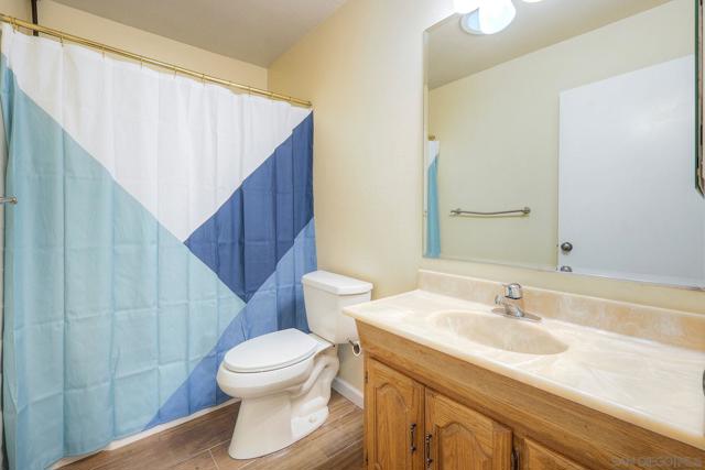 2032 David Dr, Escondido CA: https://media.crmls.org/mediaz/fabc43fb-b7a5-4a94-b601-f7ab0c06a904.jpg