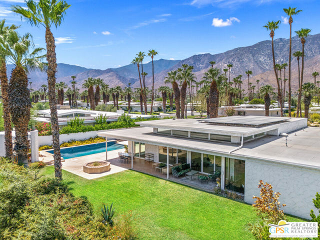 2130 S Toledo Avenue, Palm Springs CA: https://media.crmls.org/mediaz/fabcb592-33d8-4a67-9340-7aa7903fdab9.jpg