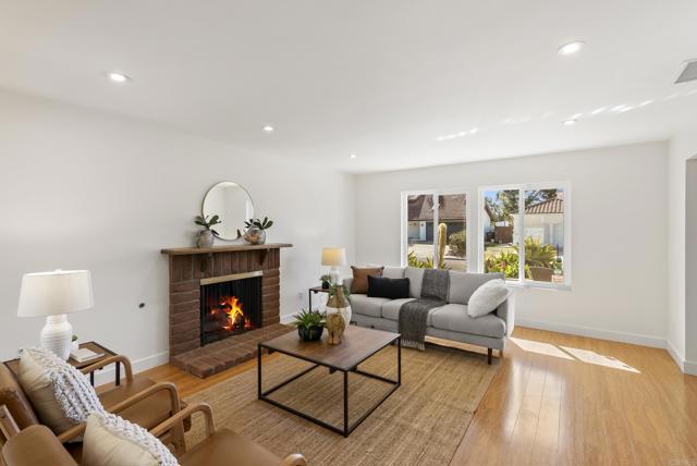 Detail Gallery Image 7 of 49 For 11458 via Promesa, San Diego,  CA 92124 - 4 Beds | 2/1 Baths