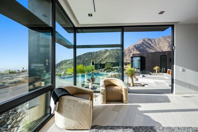 2085 Desert Flower Court, Palm Springs CA: https://media.crmls.org/mediaz/fabcc54e-a2c0-4ced-a28b-b2688306901a.jpg