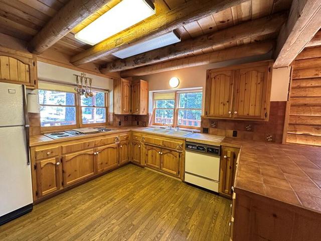 25090 Fern Valley, Idyllwild CA: https://media.crmls.org/mediaz/fabd1427-8a8a-43ef-8f54-e8d49a767ee2.jpg