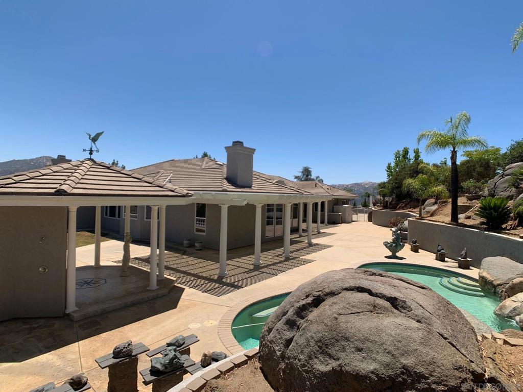 MLS #250034393SD img 59