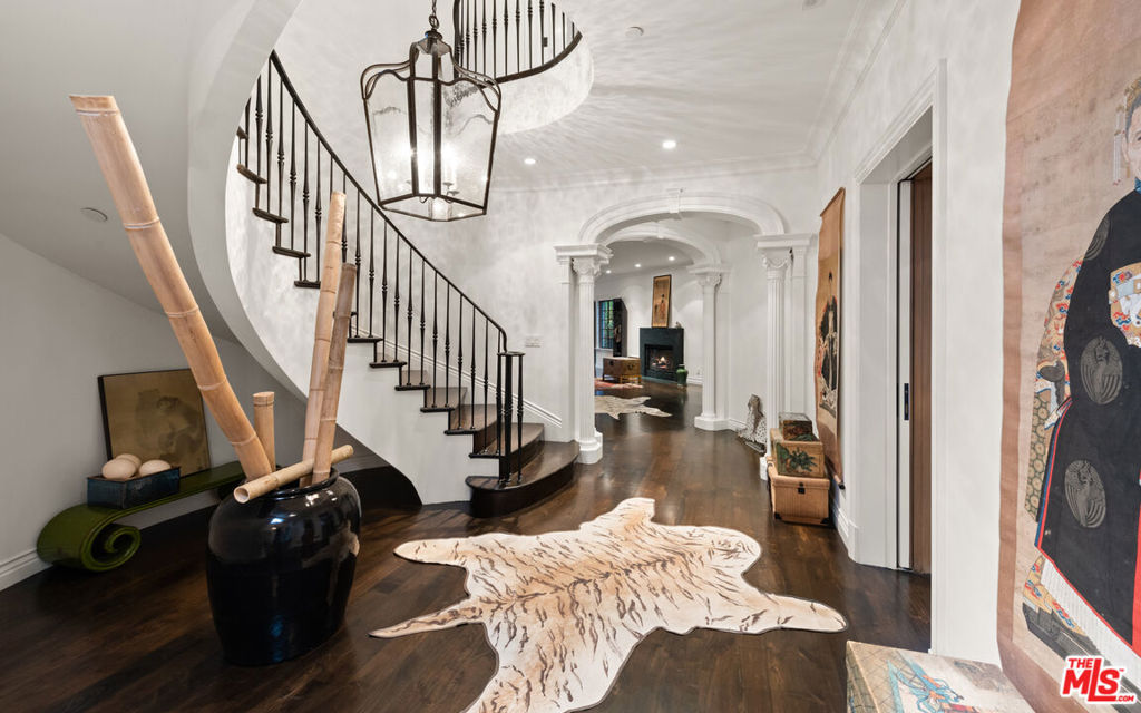 1115 N Beverly Drive