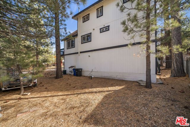 1037 H Lane, Big Bear City CA: https://media.crmls.org/mediaz/fabe0dce-57d6-40fc-b441-e96524252b6c.jpg