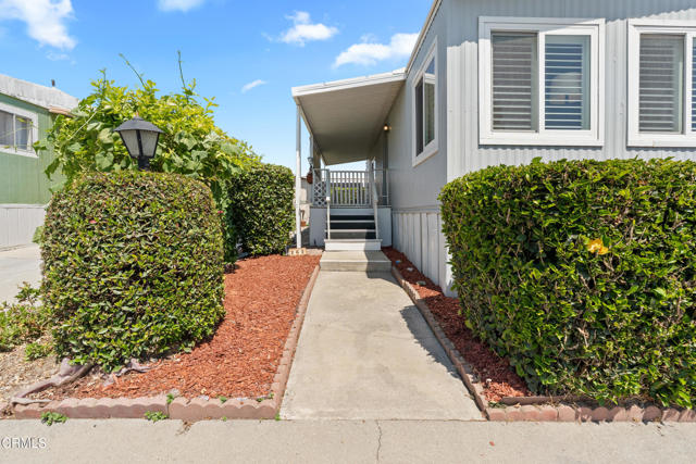 262 Gershwin Lane, Ventura CA: https://media.crmls.org/mediaz/fabe3703-8934-4c9a-aeae-2587ba20a274.jpg