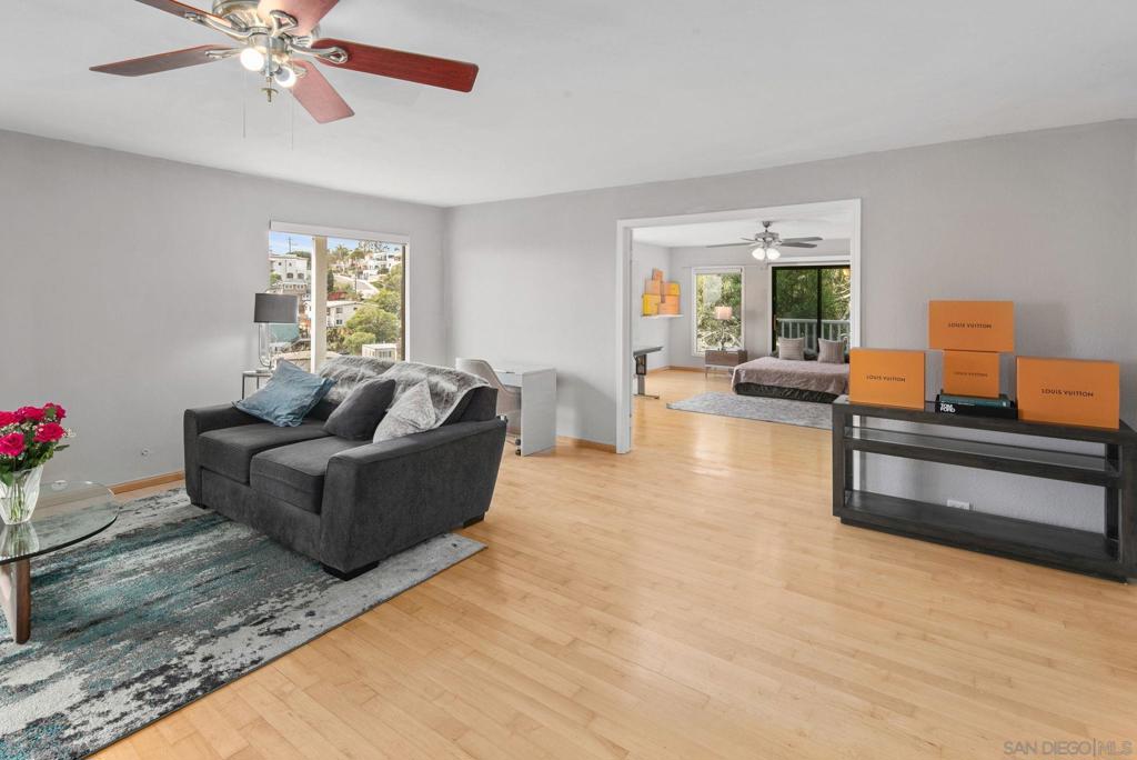 MLS #250032243SD image #23