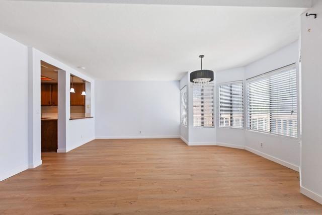 427 Conifer Glen, Escondido CA: https://media.crmls.org/mediaz/fabe5ca7-d7c8-41e4-935e-1db18e93f9c4.jpg