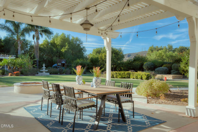 2021 Brittany Park Road, Camarillo CA: https://media.crmls.org/mediaz/fabe9831-c0a1-4f44-81b3-16b7e8405e91.jpg
