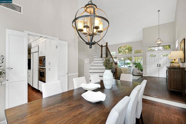 405 Triomphe Ct, Danville CA: https://media.crmls.org/mediaz/fabefc98-cb87-46f3-b714-3fb79fef207e.jpg