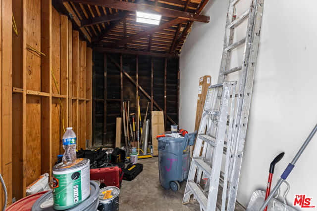 8507 Naylor Avenue, Los Angeles CA: https://media.crmls.org/mediaz/fabf1c00-3e3d-4f44-99e7-c81fbe031eae.jpg