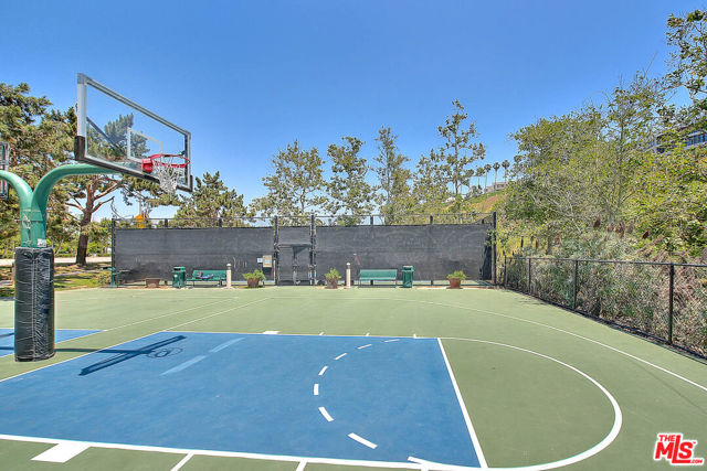 13020 Pacific, Playa Vista CA: https://media.crmls.org/mediaz/fabfa67c-7b54-4eb9-a710-428b0e8a49b4.jpg