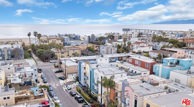120 Galleon Street, Marina del Rey CA: https://media.crmls.org/mediaz/fabfb071-0ea1-4e83-8ff8-b1424e704354.jpg
