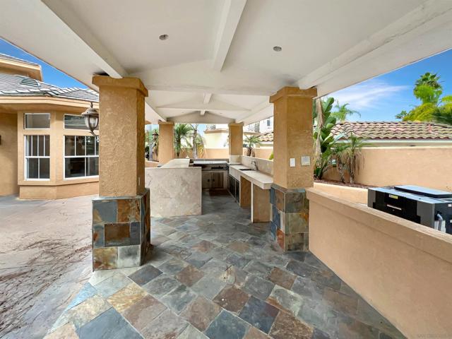 1128 Mansiones Ln, Chula Vista CA: https://media.crmls.org/mediaz/fac0717d-6a11-41cb-b90c-451430ee3b09.jpg