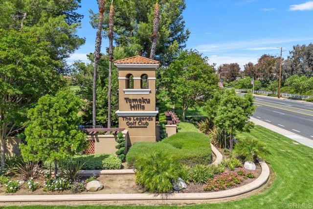 31135 Gleneagles Drive, Temecula CA: https://media.crmls.org/mediaz/fac16de2-a322-4d57-a34d-3ffada922d73.jpg