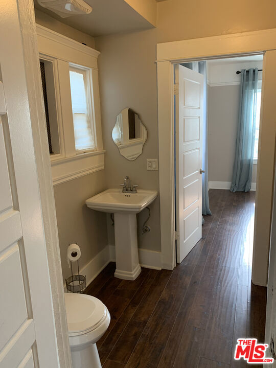 220 Palm Place, Pomona CA: https://media.crmls.org/mediaz/fac2673e-7b2f-4b62-88f3-d8e0617fe2df.jpg