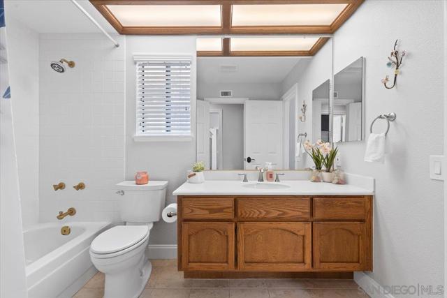 16263 Via Embeleso, San Diego CA: https://media.crmls.org/mediaz/fac3011e-c5a0-4195-90dc-3f5e5c8a439a.jpg