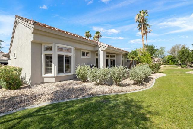 78352 Yucca Blossom Drive, Palm Desert CA: https://media.crmls.org/mediaz/fac320b1-8891-4a85-a759-ed3d7e670d46.jpg