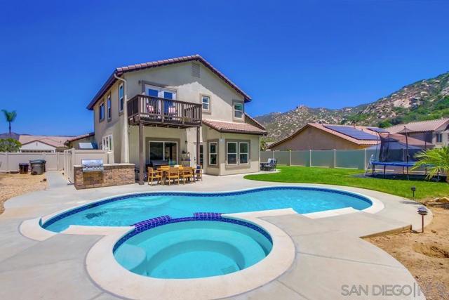 3207 Meadow Side Pl, Escondido CA: https://media.crmls.org/mediaz/fac3baf1-b785-420d-a9bd-881b8829fd43.jpg