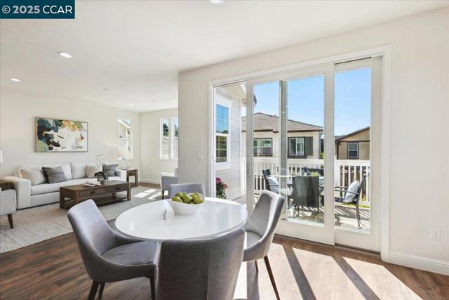 38 Citron Knoll, Orinda CA: https://media.crmls.org/mediaz/fac50333-a5df-4e47-baec-927f535656b6.jpg