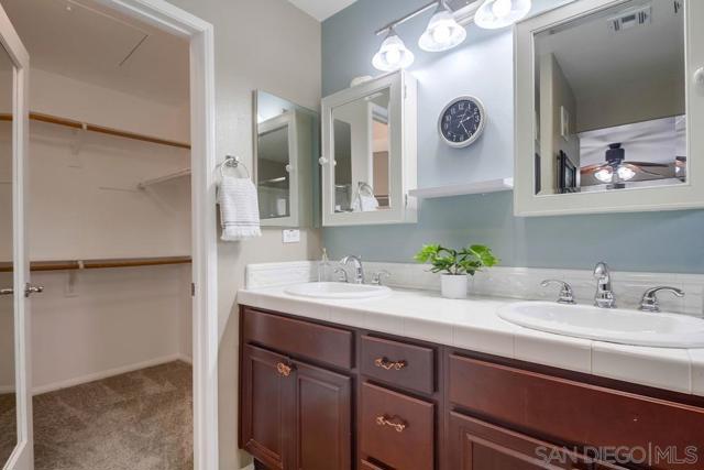 43 Via Sovana, Santee CA: https://media.crmls.org/mediaz/fac556d9-a477-4737-abf9-69a18af45ce7.jpg