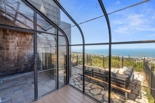 278 Beachview Avenue, Pacifica CA: https://media.crmls.org/mediaz/fac55838-a743-4ed2-a610-1d9df028dff0.jpg