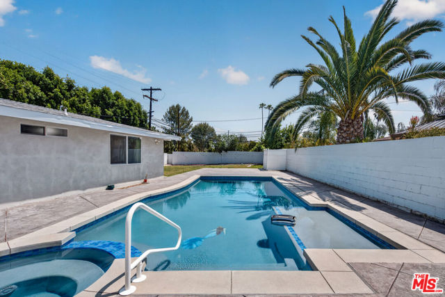 6292 Lubao Avenue photo 30