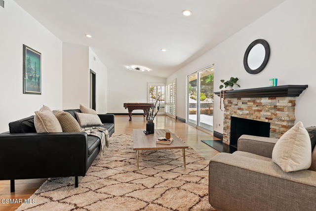 4809 Dunman Avenue, Woodland Hills CA: https://media.crmls.org/mediaz/fac5ef66-411e-4f2e-9b0c-bdf9dbb1e282.jpg