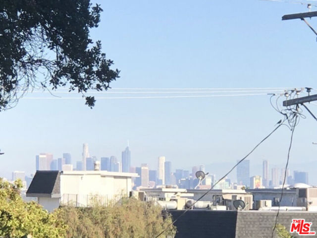 1215 Hilldale Ave, Los Angeles CA: https://media.crmls.org/mediaz/fac6836f-50b9-4c35-9415-936720bdda45.jpg